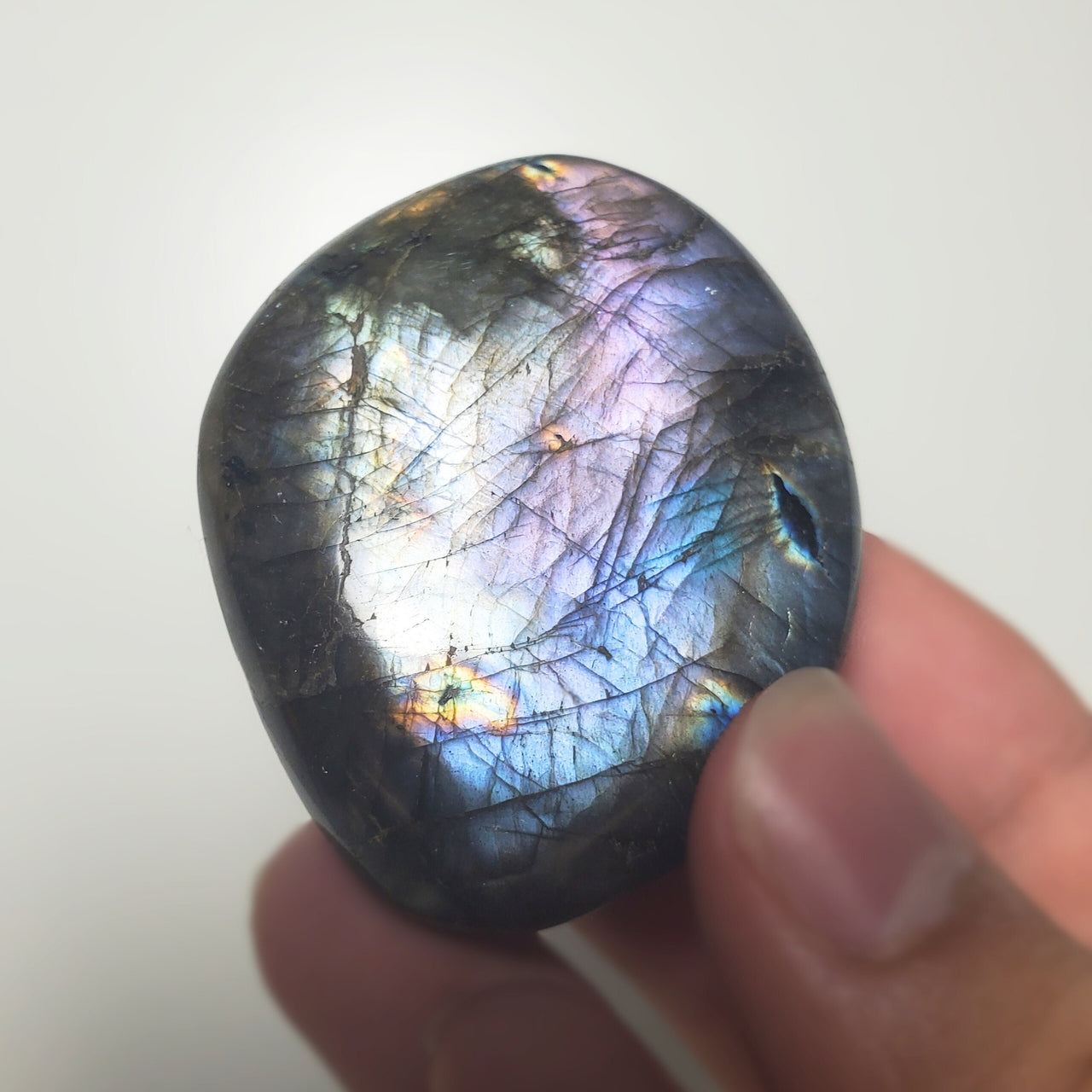 Labradorite Palm Stones, High-Quality, Very Flashy Gemstone for Home Decor